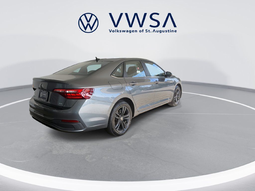 Certified 2024 Volkswagen Jetta SE FWD image 8