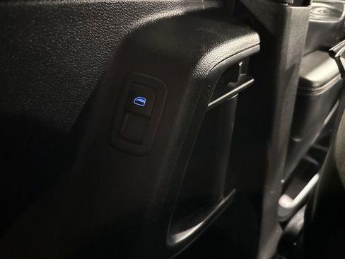 Used 2017 Dodge Grand Caravan SE image 32