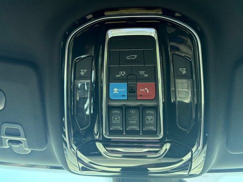 Used 2023 Jeep Grand Cherokee Overland AWD/4WD image 60