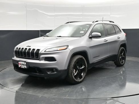 Used 2017 Jeep Cherokee High Altitude AWD/4WD image 5