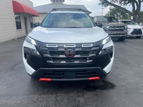 Used 2025 Nissan Rogue SV AWD/4WD image 9
