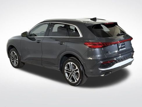 Used 2025 Audi Q5 2.0T Premium w/ Convenience Package image 8