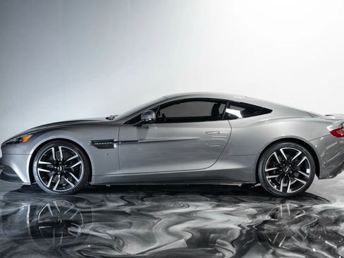 Used 2017 Aston Martin Vanquish Coupe image 15