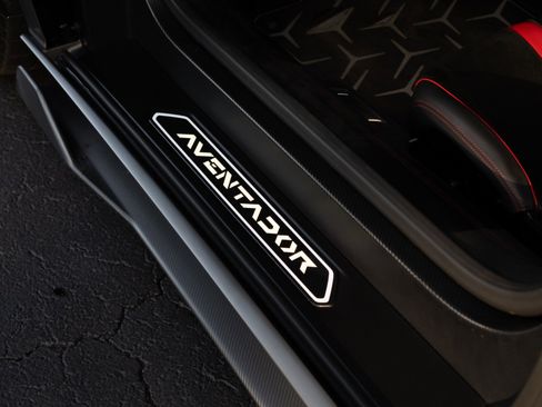 Used 2019 Lamborghini Aventador SVJ image 6