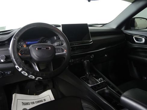 Used 2024 Jeep Compass Latitude w/ Convenience Group image 12