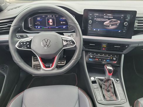 Used 2025 Volkswagen Jetta GLI Autobahn image 11