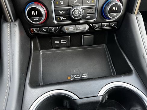 Certified 2023 Chevrolet Suburban High Country image 18