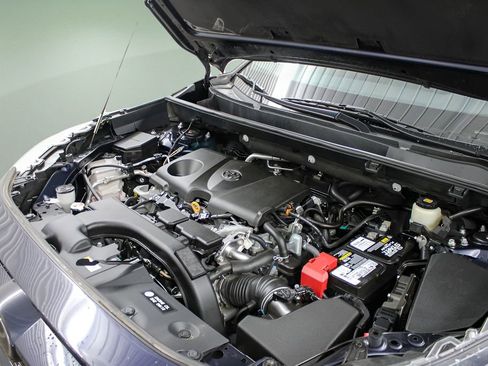 Used 2020 Toyota RAV4 XLE w/ Convenience Package image 27