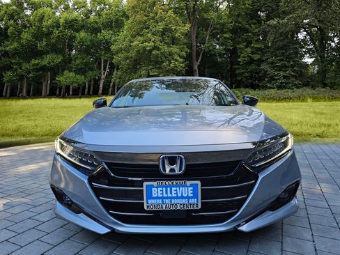 Used 2022 Honda Accord Sport image 2