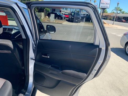 Used 2017 Mitsubishi Outlander Sport ES FWD image 13