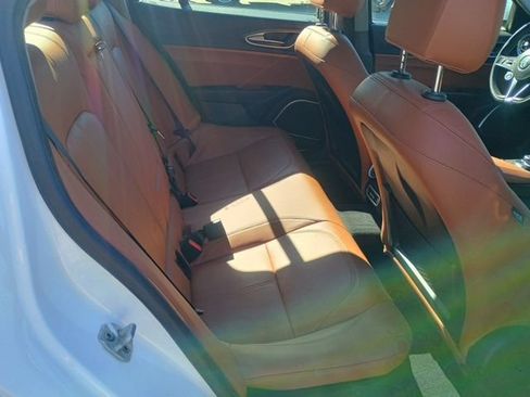 Used 2019 Alfa Romeo Giulia Ti AWD/4WD image 17
