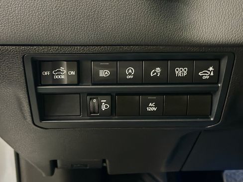 Used 2024 Toyota Tundra Limited w/ Power Package AWD/4WD image 16
