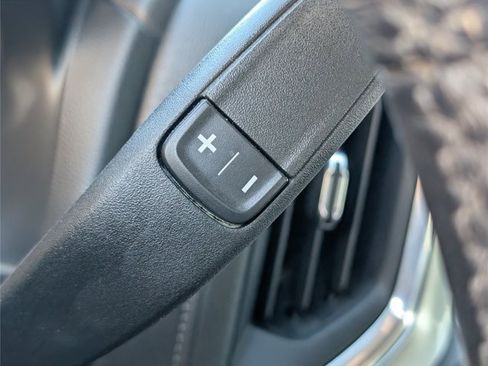 Used 2021 Chevrolet Silverado 1500 LT AWD/4WD image 34