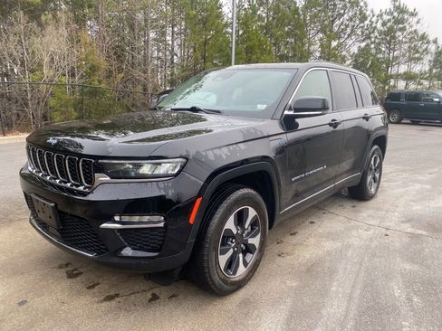 Used 2024 Jeep Grand Cherokee Limited 4xe image 7