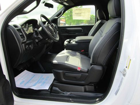 Used 2024 RAM 5500 Tradesman image 10