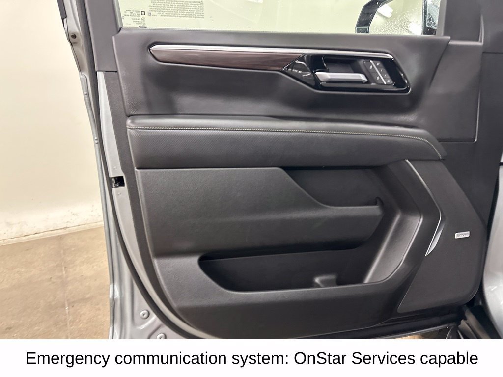Used 2025 Chevrolet Suburban Premier AWD/4WD image 36