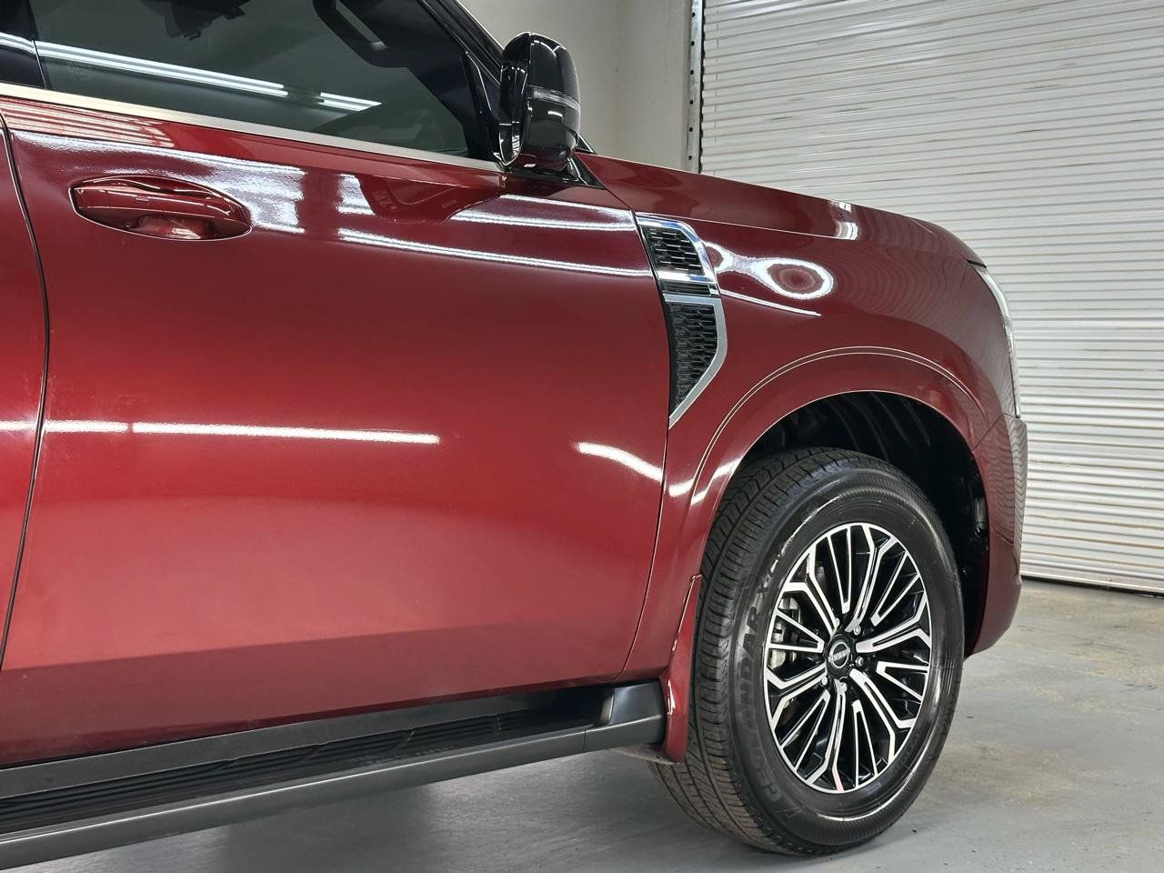 Used 2025 Nissan Armada Platinum w/ Convenience Package RWD image 11