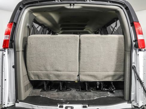 Used 2025 Chevrolet Express 3500 LT w/ LT Preferred Equipment Group image 33