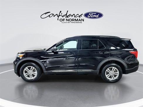 Used 2022 Ford Explorer XLT image 5