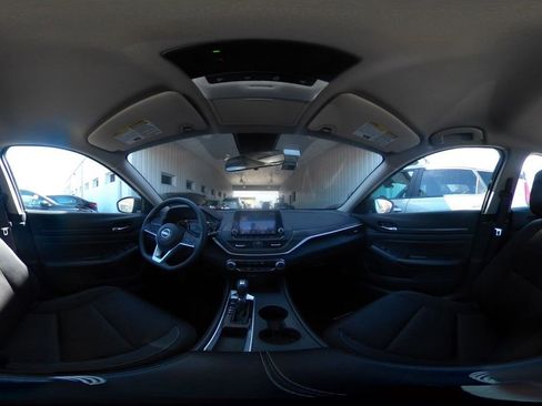 Used 2025 Nissan Altima 2.5 SV image 41