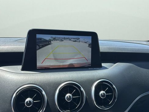 Used 2018 Kia Stinger GT2 AWD/4WD image 18