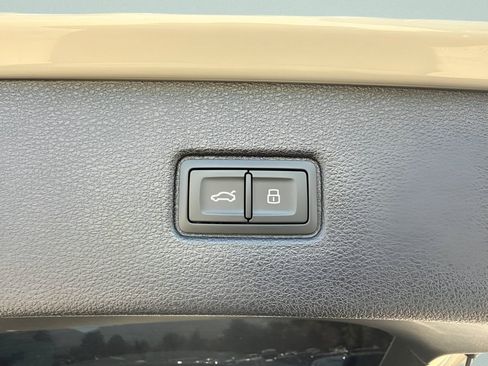 Used 2023 Audi Q7 2.0T Premium Plus AWD/4WD image 9