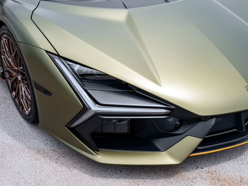 Used 2025 Lamborghini Revuelto AWD/4WD image 13