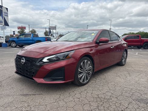 Used 2024 Nissan Altima 2.5 SL FWD image 8