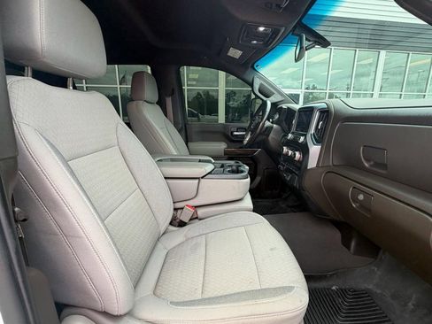 Used 2022 GMC Sierra 2500 SLE w/ SLE Value Package; image 15