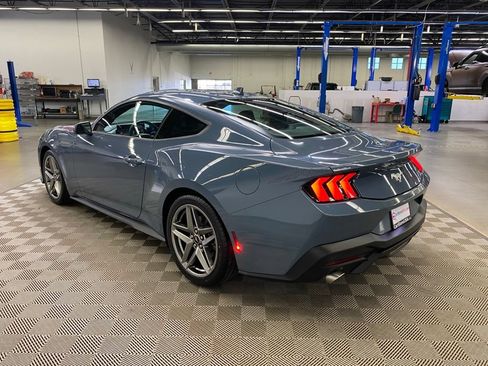 Used 2024 Ford Mustang Coupe RWD image 4