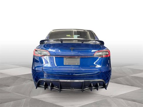 Used 2022 Tesla Model Y Long Range image 7