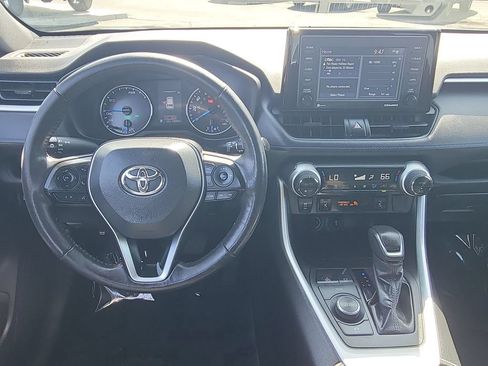 Used 2022 Toyota RAV4 SE w/ Convenience Package AWD/4WD image 11