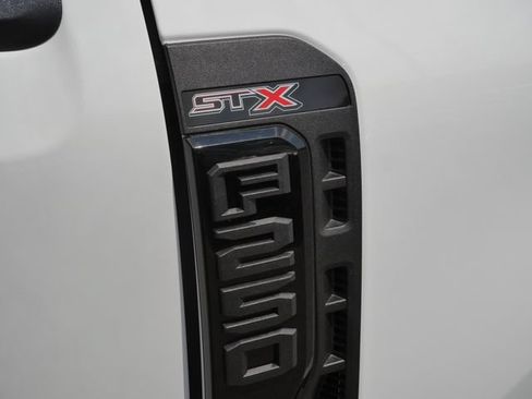 Used 2024 Ford F250 XL w/ STX Appearance Package AWD/4WD image 9