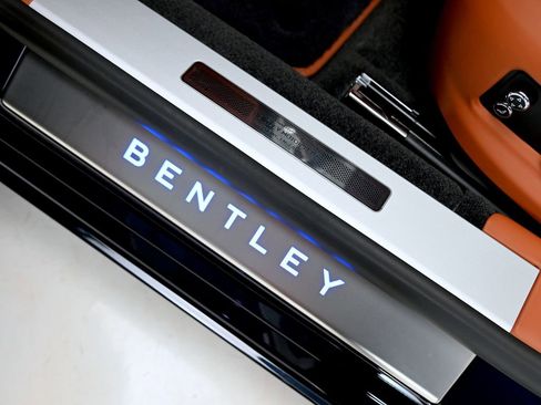 Certified 2022 Bentley Flying Spur V8 AWD/4WD image 27