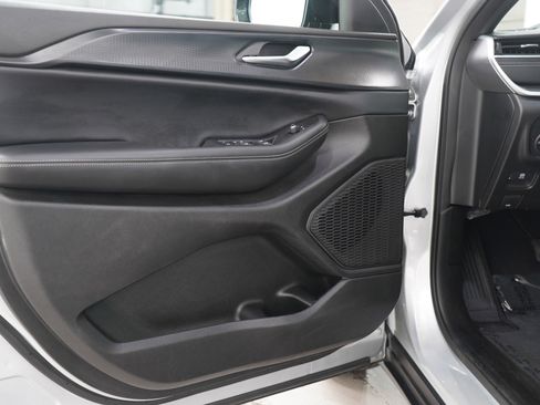 Used 2024 Jeep Grand Cherokee L Laredo image 21