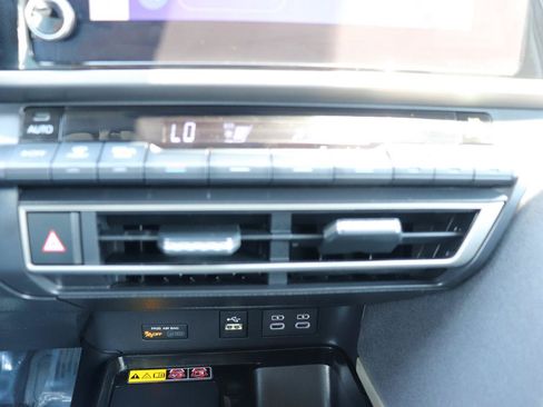 Used 2025 Toyota Camry LE FWD image 25