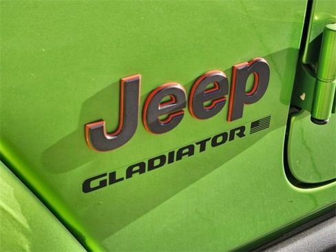 Used 2025 Jeep Gladiator Mojave w/ Convenience Group image 13