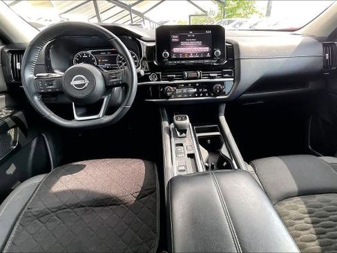 Certified 2022 Nissan Pathfinder SV FWD image 15