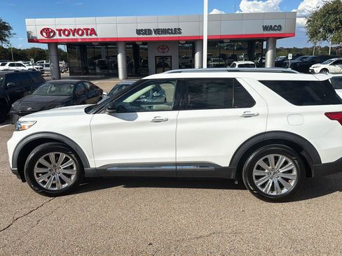 Used 2020 Ford Explorer Limited RWD image 6