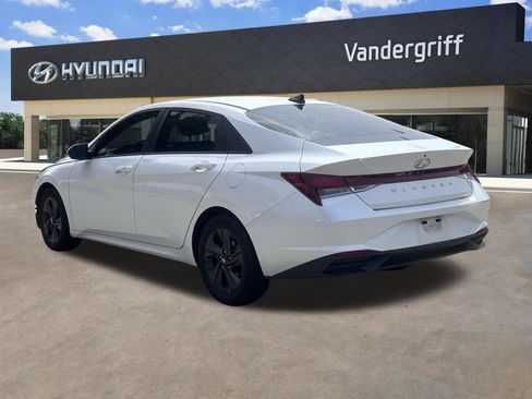 Used 2022 Hyundai Elantra SEL FWD image 13