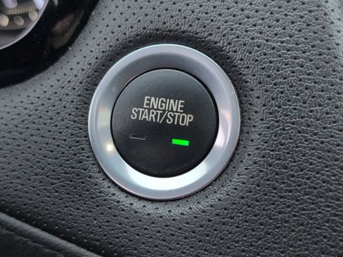 Used 2018 Cadillac XT5 Luxury w/ Driver Awareness Package image 23