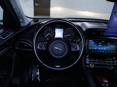 Used 2020 Jaguar F-PACE Premium AWD/4WD image 22