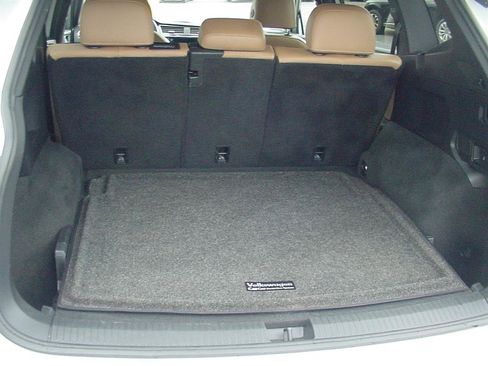 Used 2022 Volkswagen Tiguan SE image 35