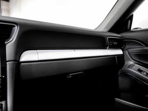 Used 2014 Porsche 911 Carrera image 17