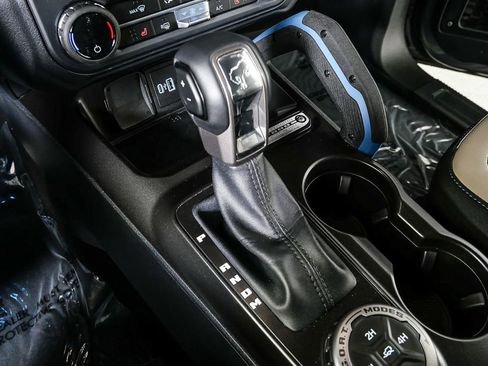 Used 2023 Ford Bronco Wildtrak image 17