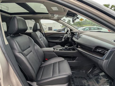 Used 2021 Nissan Rogue SL image 11