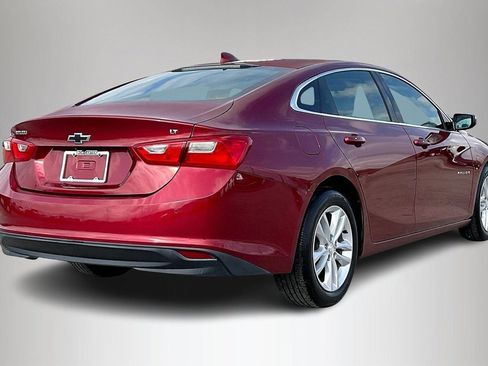 Used 2017 Chevrolet Malibu LT w/ Driver Confidence Package image 5