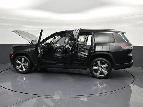 Used 2021 Jeep Grand Cherokee L Limited AWD/4WD image 36
