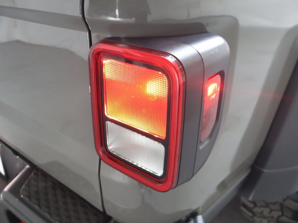 Used 2023 Jeep Gladiator Mojave w/ Cold Weather Group AWD/4WD image 34
