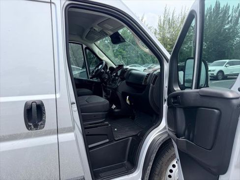 Used 2024 RAM ProMaster 2500 w/ Premium Convenience Group FWD image 16